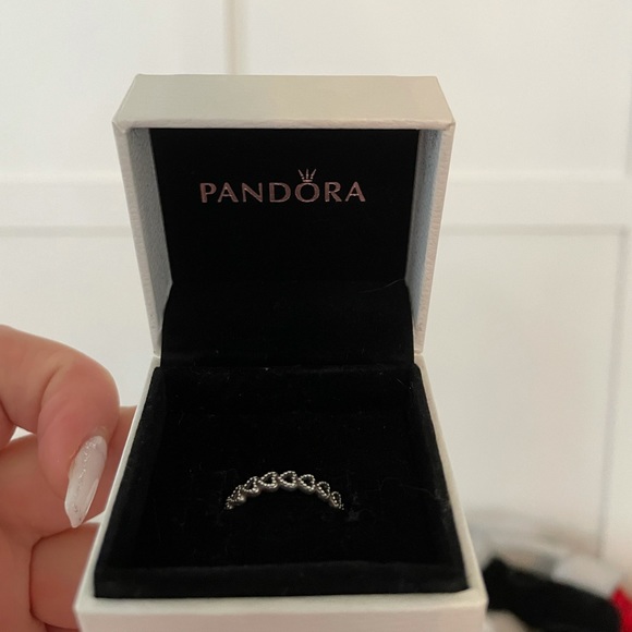 Perfect condition Pandora ring - Picture 3 of 9